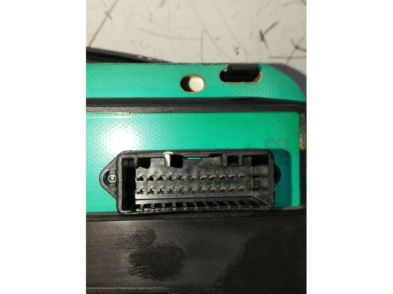 Recambio de cuadro instrumentos para dacia sandero 1.2 16v referencia OEM IAM P248101432R TE01008553 