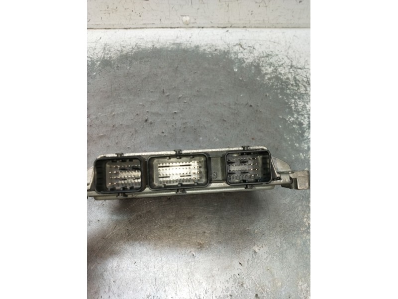 Recambio de centralita motor uce para dacia sandero 1.2 16v referencia OEM IAM S120205101A 8201082042 8201082039