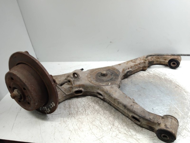 Recambio de mangueta trasera derecha para mercedes vito (w638) caja cerrada referencia OEM IAM   