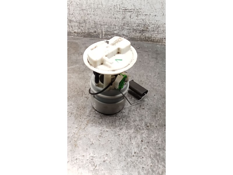 Recambio de bomba combustible para dacia sandero 1.2 16v referencia OEM IAM 8200903683  