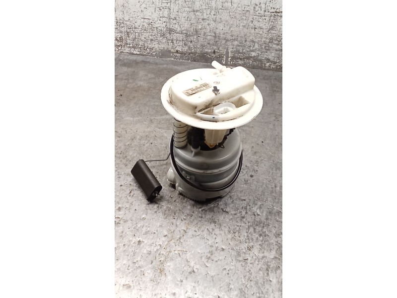 Recambio de bomba combustible para dacia sandero 1.2 16v referencia OEM IAM 8200903683  