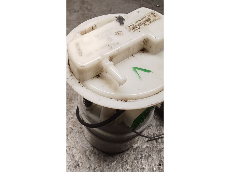 Recambio de bomba combustible para dacia sandero 1.2 16v referencia OEM IAM 8200903683  