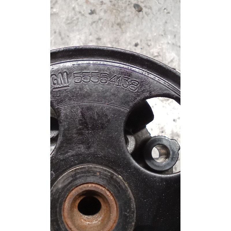 Recambio de bomba direccion para opel insignia a (g09) 1.8 (68) referencia OEM IAM 55564138  ROTURA EN UNA DE LAS SUJECIONES VER
