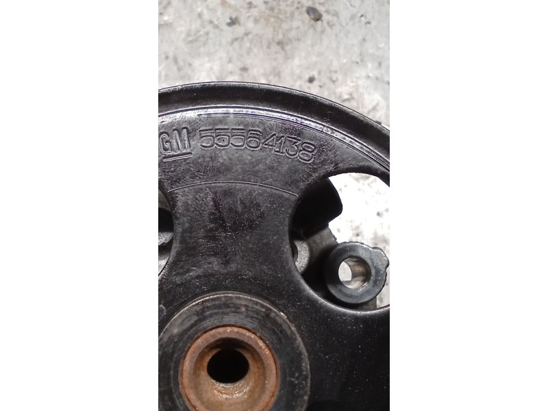 Recambio de bomba direccion para opel insignia a (g09) 1.8 (68) referencia OEM IAM 55564138  ROTURA EN UNA DE LAS SUJECIONES VER
