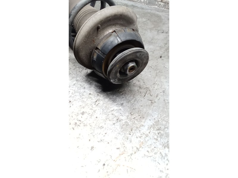 Recambio de amortiguador delantero derecho para dacia sandero 1.2 16v referencia OEM IAM 8200807029B  