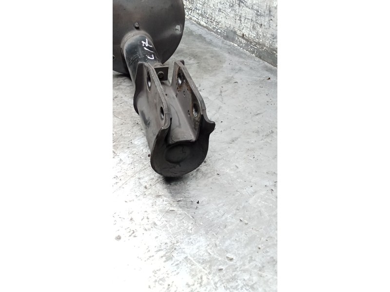 Recambio de amortiguador delantero izquierdo para dacia sandero 1.2 16v referencia OEM IAM 8200807029B  