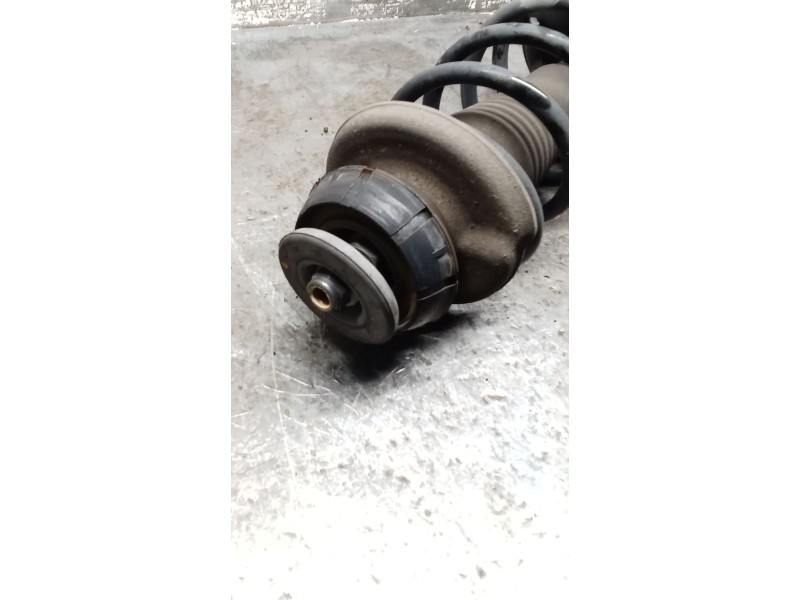 Recambio de amortiguador delantero izquierdo para dacia sandero 1.2 16v referencia OEM IAM 8200807029B  