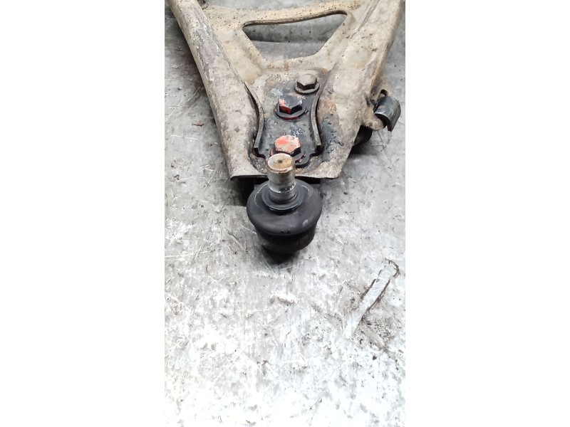Recambio de brazo suspension inferior delantero izquierdo para renault 21 sedán (l48_) 1.7 (l482) referencia OEM IAM   