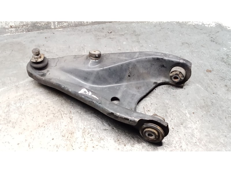 Recambio de brazo suspension inferior delantero derecho para dacia sandero 1.2 16v referencia OEM IAM   