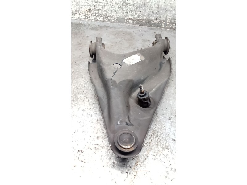 Recambio de brazo suspension inferior delantero derecho para dacia sandero 1.2 16v referencia OEM IAM   