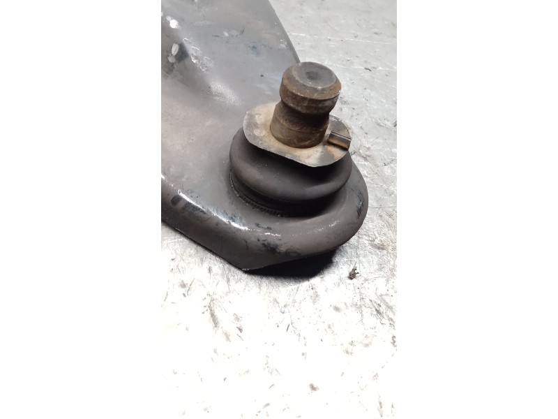 Recambio de brazo suspension inferior delantero izquierdo para dacia sandero 1.2 16v referencia OEM IAM   