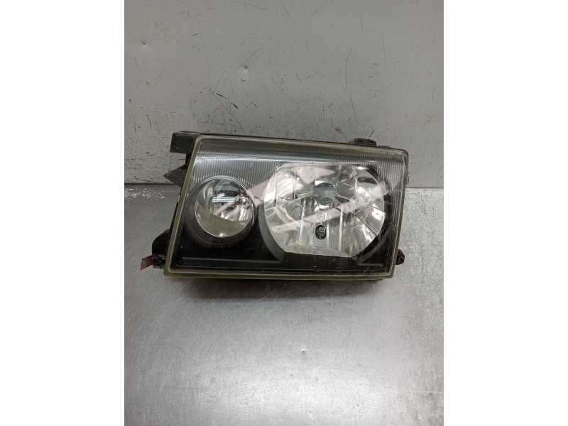 Recambio de faro izquierdo para nissan terrano ii (r20) 2.7 tdi 4wd referencia OEM IAM   