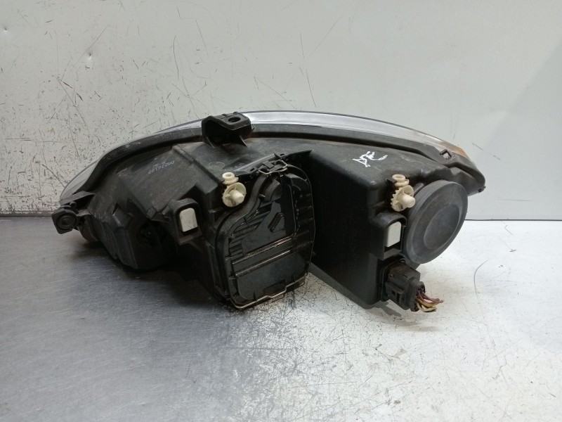 Recambio de faro derecho para seat leon (1p1) 1.9 tdi referencia OEM IAM 5P1941005D  