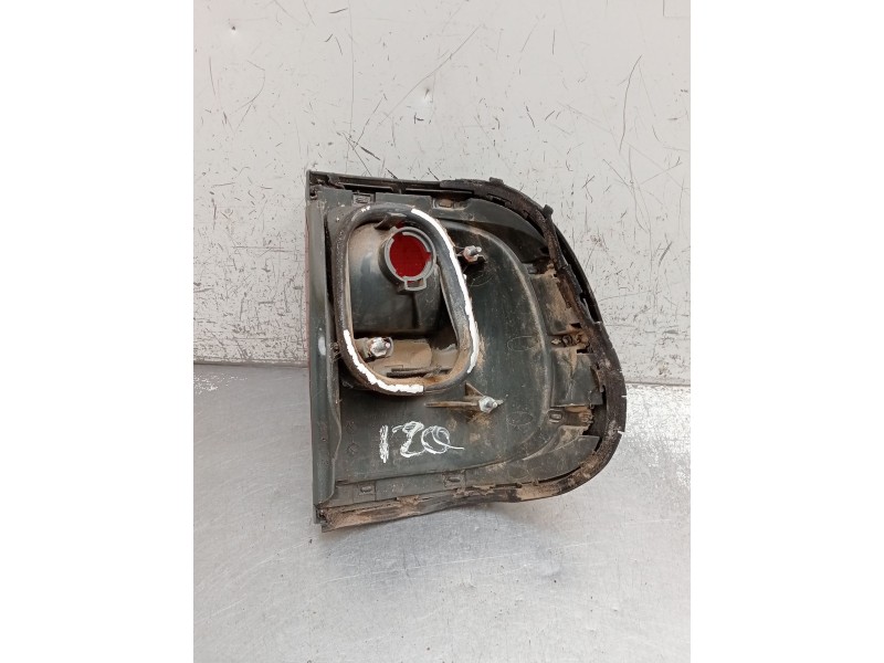 Recambio de piloto trasero izquierdo para nissan terrano ii (r20) 2.7 tdi 4wd referencia OEM IAM   