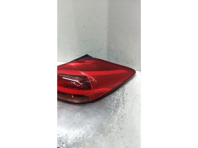 Recambio de piloto trasero derecho para kia cee´d (jd) 1.6 gt referencia OEM IAM   