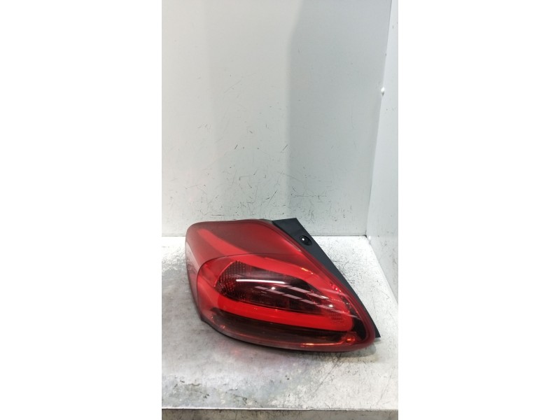 Recambio de piloto trasero izquierdo para kia cee´d (jd) 1.6 gt referencia OEM IAM   