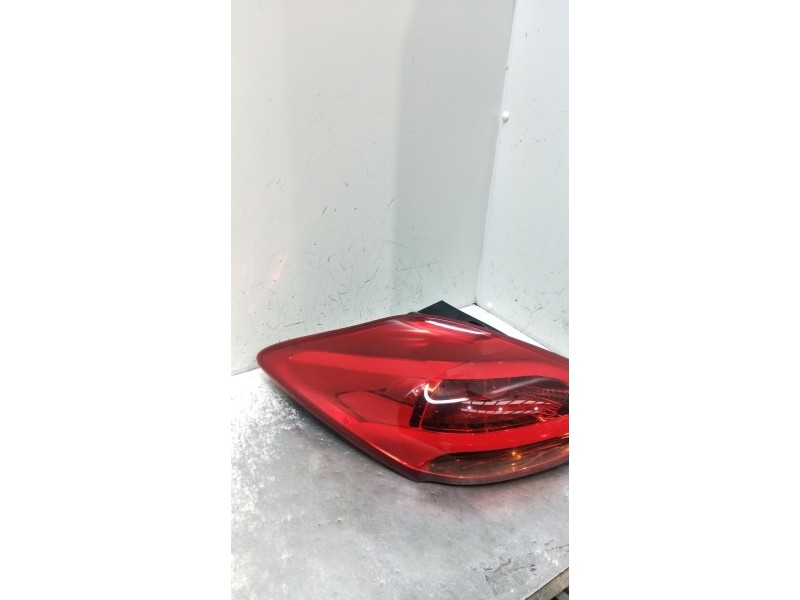 Recambio de piloto trasero izquierdo para kia cee´d (jd) 1.6 gt referencia OEM IAM   