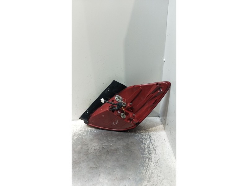 Recambio de piloto trasero izquierdo para kia cee´d (jd) 1.6 gt referencia OEM IAM   