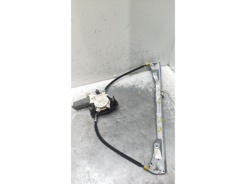 Recambio de elevalunas delantero izquierdo para renault clio ii (bb_, cb_) 1.2 16v (bb05, bb0w, bb11, bb27, bb2t, bb2u, bb2v, cb