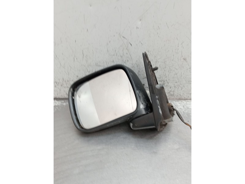 Recambio de retrovisor izquierdo para nissan terrano ii (r20) 2.7 tdi 4wd referencia OEM IAM  ELECTRICO 1 ENCHUFE 5 CABLES