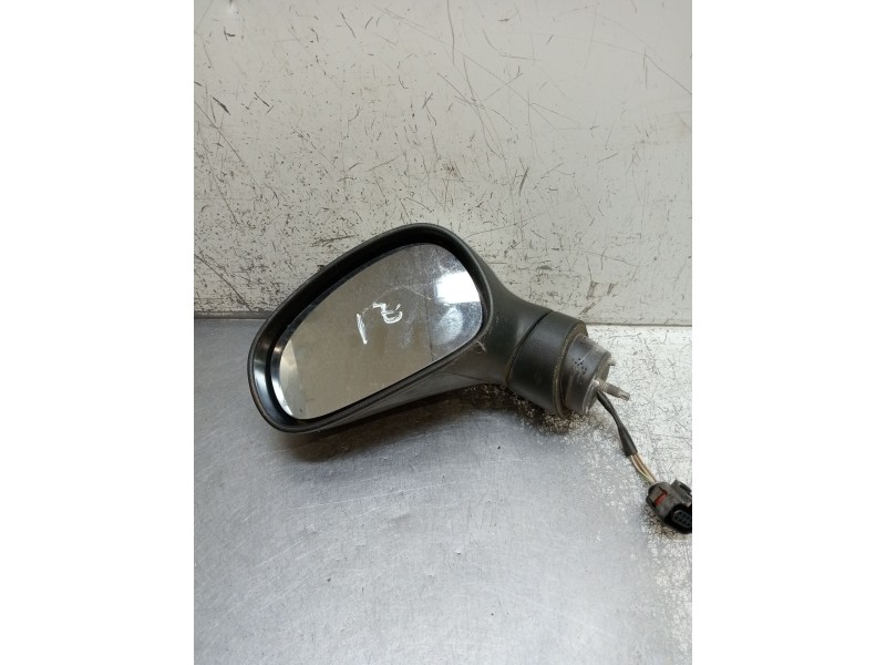 Recambio de retrovisor izquierdo para seat leon (1p1) 1.9 tdi referencia OEM IAM  ELÉCTRICO 1 ENCHUFE 5 CABLES