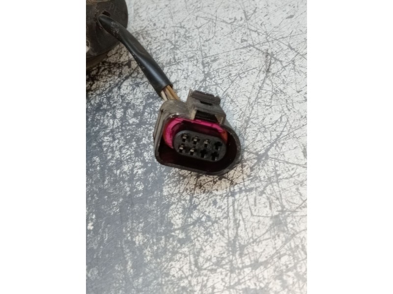 Recambio de retrovisor izquierdo para seat leon (1p1) 1.9 tdi referencia OEM IAM  ELÉCTRICO 1 ENCHUFE 5 CABLES