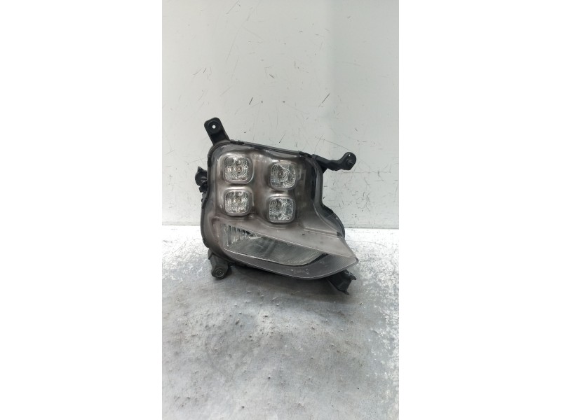 Recambio de faro antiniebla derecho para kia cee´d (jd) 1.6 gt referencia OEM IAM   