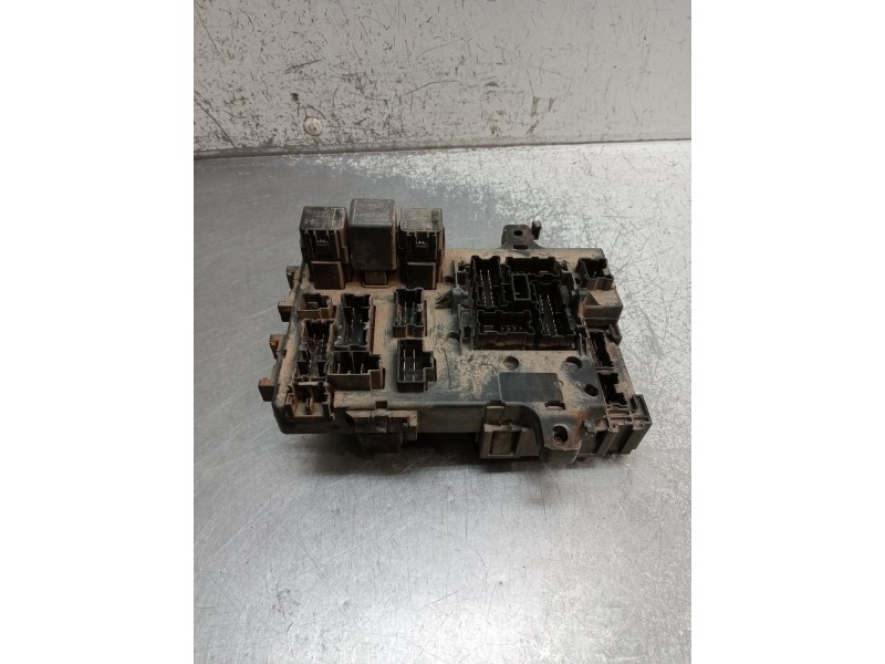 Recambio de caja reles / fusibles para nissan terrano ii (r20) 2.7 tdi 4wd referencia OEM IAM 5WK48530  