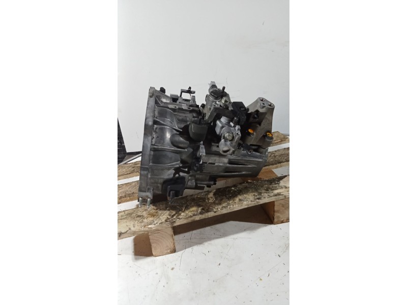 Recambio de caja cambios para hyundai accent iii sedán (mc) 1.4 gl referencia OEM IAM R61873 5v 133818