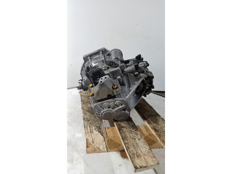 Recambio de caja cambios para hyundai accent iii sedán (mc) 1.4 gl referencia OEM IAM R61873 5v 133818