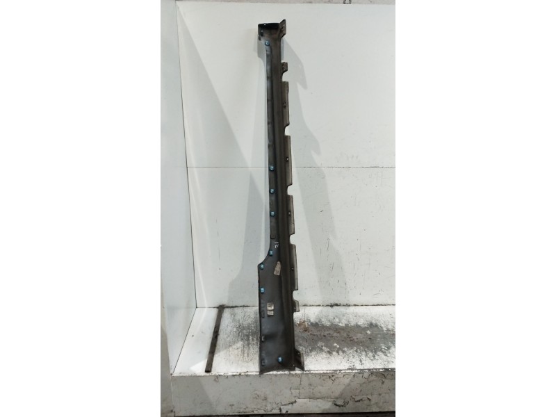 Recambio de faldon lateral para kia cee´d (jd) 1.6 gt referencia OEM IAM   