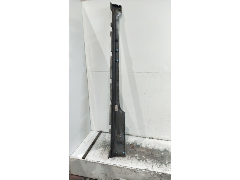 Recambio de faldon lateral para kia cee´d (jd) 1.6 gt referencia OEM IAM  VER FOTOS 