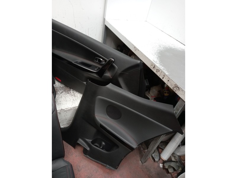 Recambio de juego asientos completo para kia cee´d (jd) 1.6 gt referencia OEM IAM   