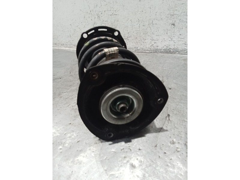 Recambio de amortiguador delantero derecho para volkswagen polo referencia OEM IAM 2Q0413031BT 8249030160009 