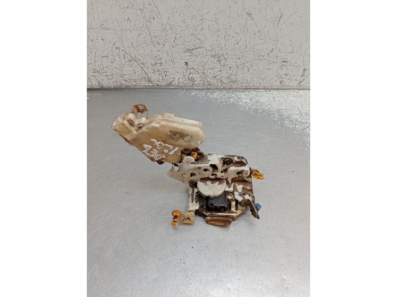 Recambio de motor cierre centralizado delantero izquierdo para nissan terrano ii (r20) 2.7 tdi 4wd referencia OEM IAM 8055391L66