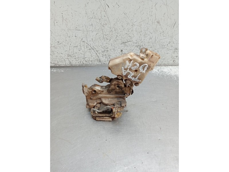 Recambio de motor cierre centralizado trasero derecho para nissan terrano ii (r20) 2.7 tdi 4wd referencia OEM IAM   5P