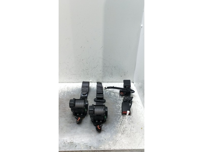 Recambio de juego cinturones trasero para kia cee´d (jd) 1.6 gt referencia OEM IAM  5P 