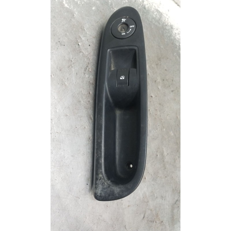 Recambio de mando elevalunas delantero derecho para renault clio ii (bb_, cb_) 1.2 16v (bb05, bb0w, bb11, bb27, bb2t, bb2u, bb2v