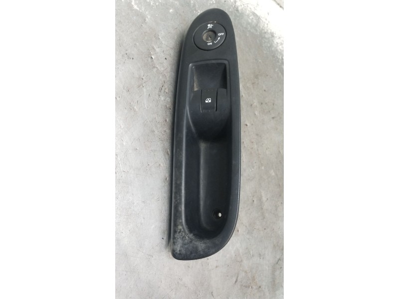 Recambio de mando elevalunas delantero derecho para renault clio ii (bb_, cb_) 1.2 16v (bb05, bb0w, bb11, bb27, bb2t, bb2u, bb2v