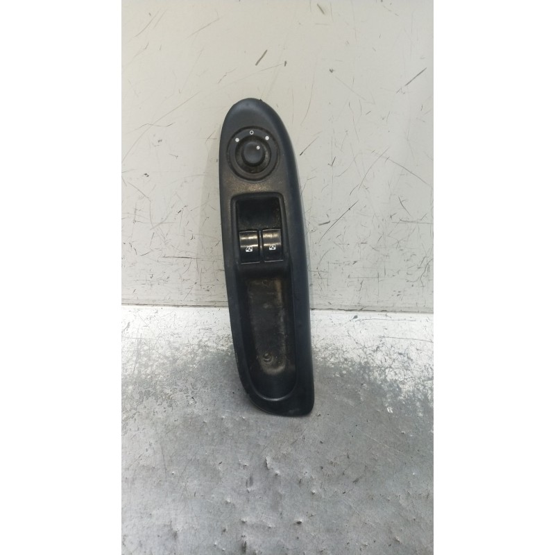 Recambio de mando elevalunas delantero izquierdo para renault clio ii (bb_, cb_) 1.2 16v (bb05, bb0w, bb11, bb27, bb2t, bb2u, bb