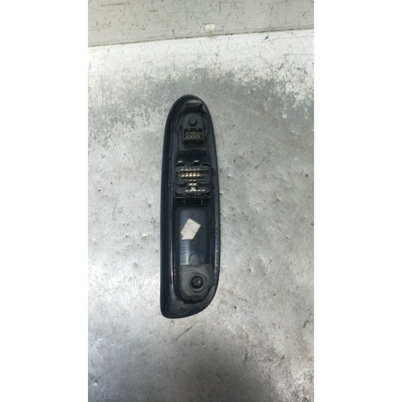 Recambio de mando elevalunas delantero izquierdo para renault clio ii (bb_, cb_) 1.2 16v (bb05, bb0w, bb11, bb27, bb2t, bb2u, bb