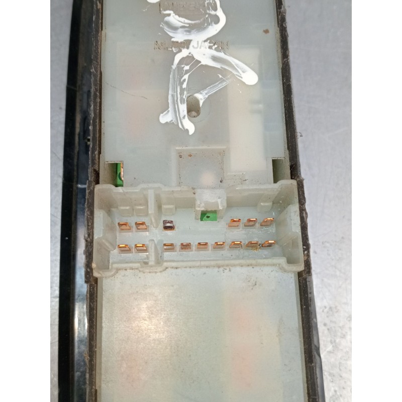 Recambio de mando elevalunas delantero izquierdo para nissan terrano ii (r20) 2.7 tdi 4wd referencia OEM IAM   5P