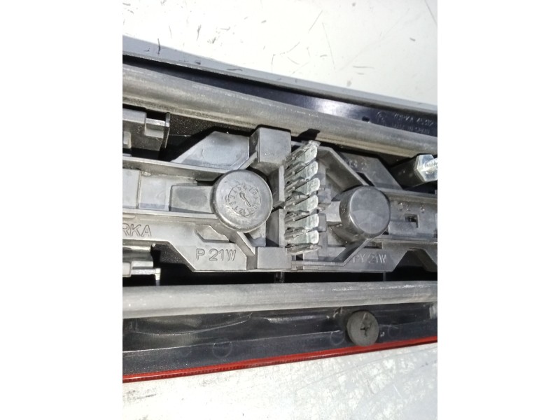 Recambio de piloto trasero izquierdo para opel combo tour 1.3 cdti 16v referencia OEM IAM   