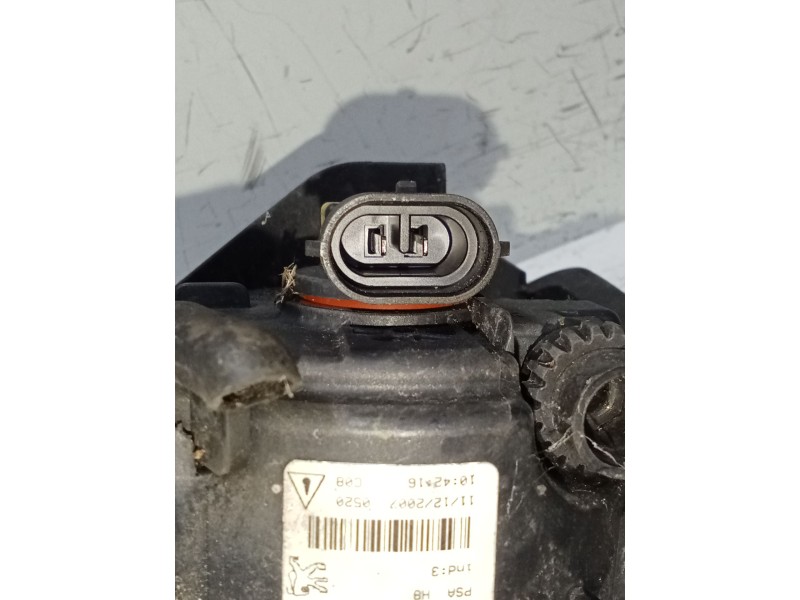 Recambio de faro antiniebla derecho para peugeot 308 confort referencia OEM IAM 9680498880  