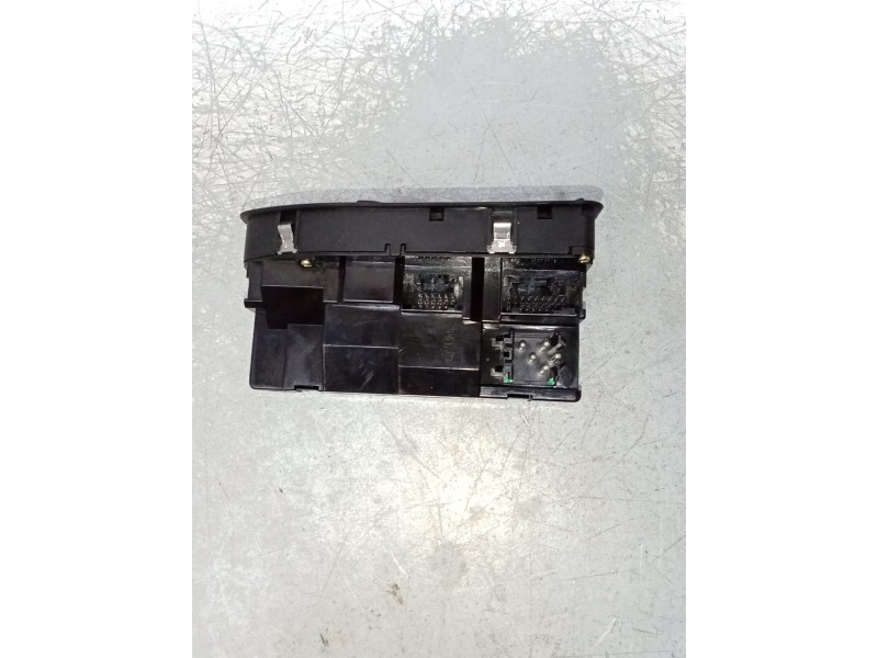 Recambio de mando elevalunas delantero izquierdo para bmw serie 7 (e38) 740il automático referencia OEM IAM   