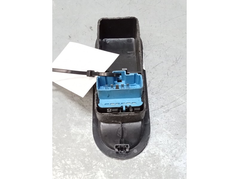 Recambio de mando elevalunas delantero derecho para renault megane ii berlina 3p authentique referencia OEM IAM 156018090  