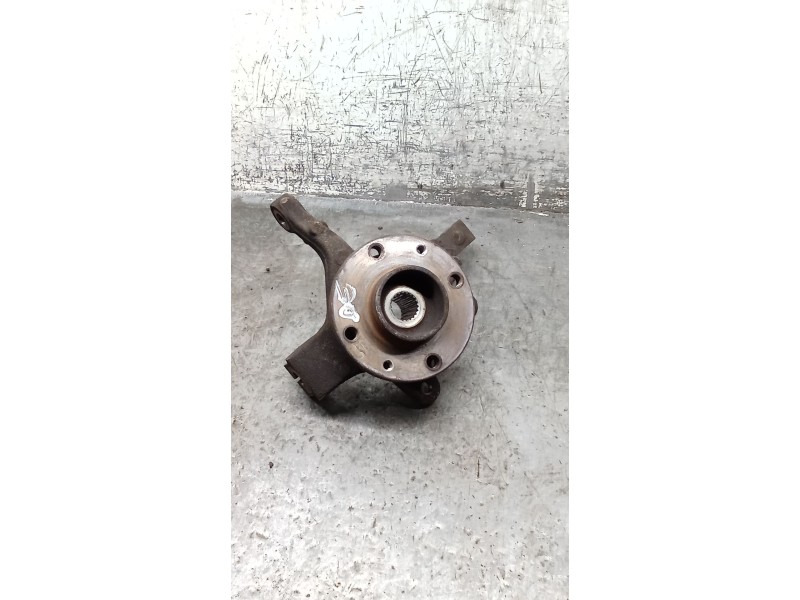 Recambio de mangueta delantera derecha para dacia sandero 1.2 16v referencia OEM IAM   