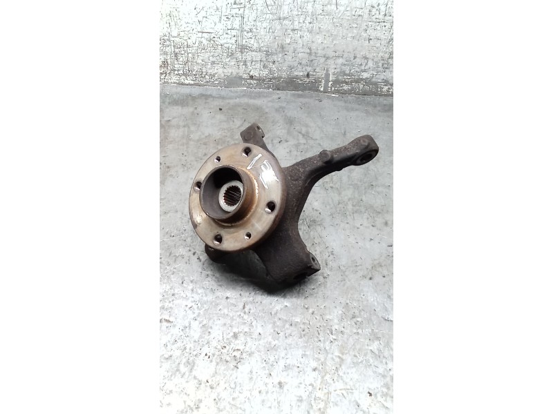 Recambio de mangueta delantera izquierda para dacia sandero 1.2 16v referencia OEM IAM   