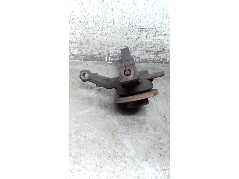 Recambio de mangueta delantera izquierda para dacia sandero 1.2 16v referencia OEM IAM   