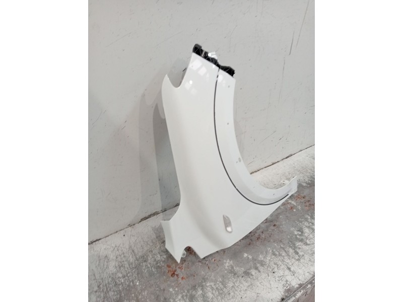 Recambio de aleta delantera derecha para dacia sandero iii 1.0 tce 90 eco-g referencia OEM IAM   